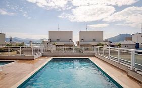 Resort no Itaguá, Piscina, Sauna e Churrasqueira